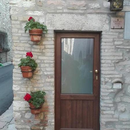 アッシジCasa Del Frateアパートメント エクステリア 写真