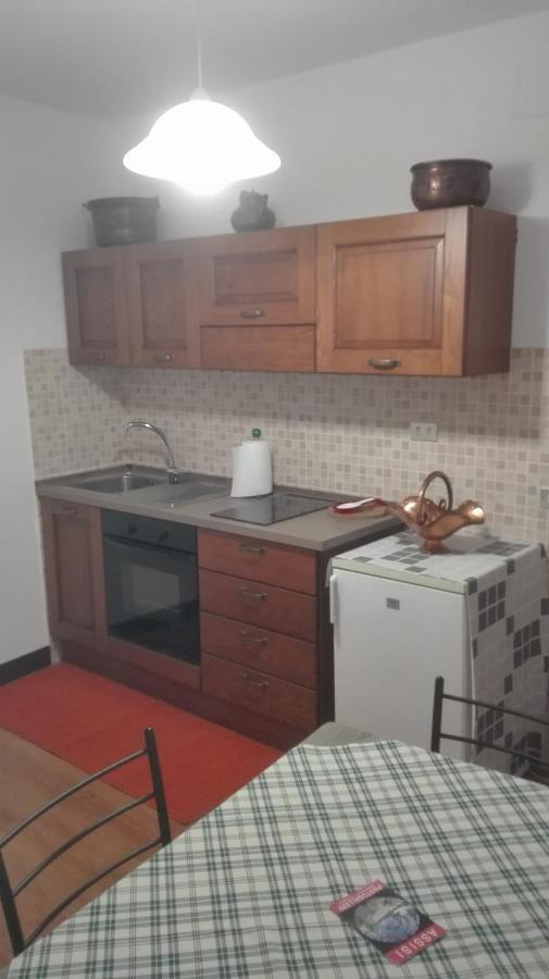 アッシジCasa Del Frateアパートメント エクステリア 写真